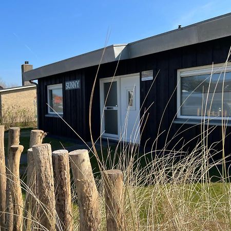 Bungalow Sunny, Lekker Uitwaaien Op Het Strand! Callantsoog Luaran gambar