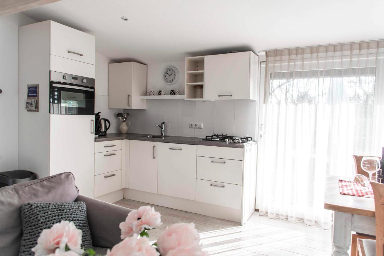 Bungalow Sunny, Lekker Uitwaaien Op Het Strand! Callantsoog Luaran gambar